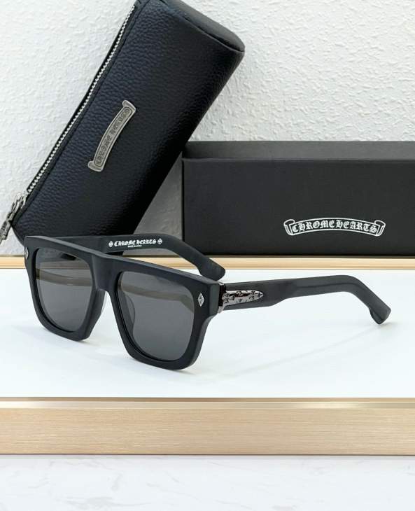 Picture of Chrome Hearts Sunglasses _SKUfw66635022fw